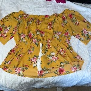 New never worn floral off the shoulder top Size XL
